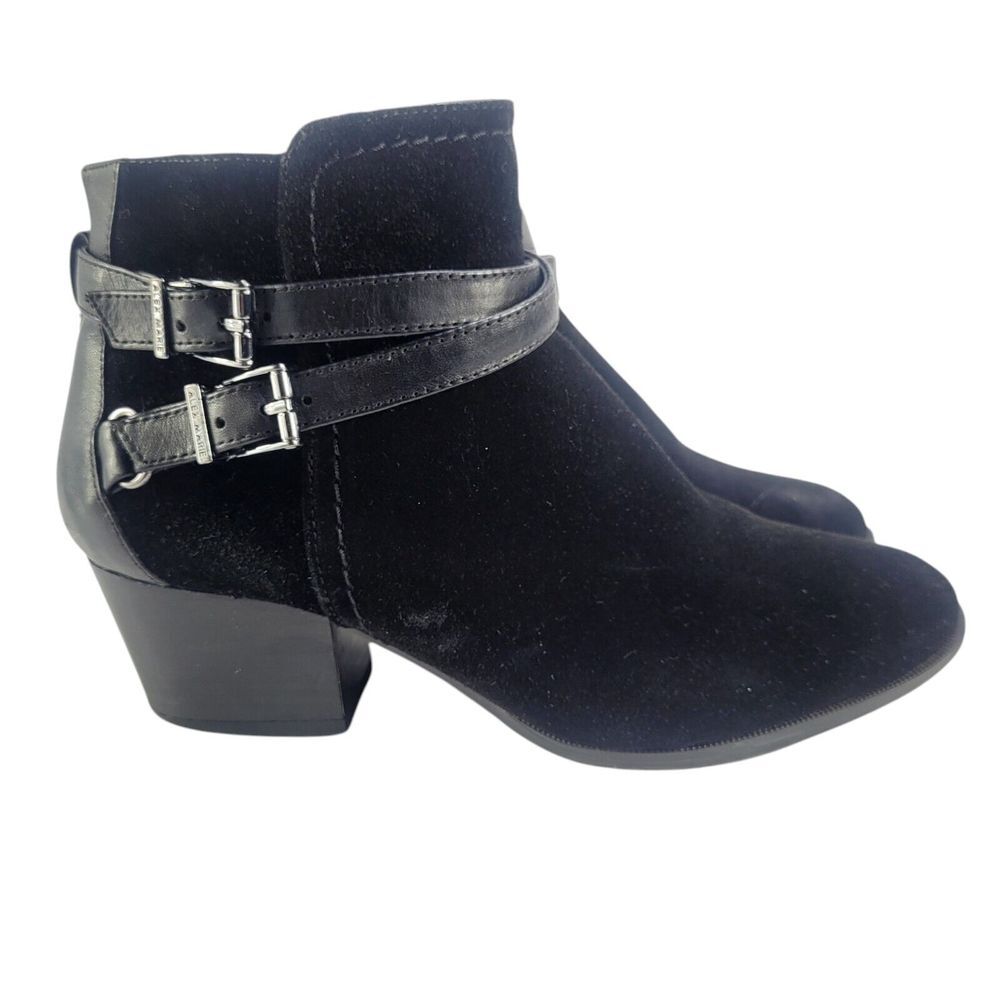 Alex Marie Trendy And Sassy Black Leather Shimmer‎ Zip Up Platform 7.5
